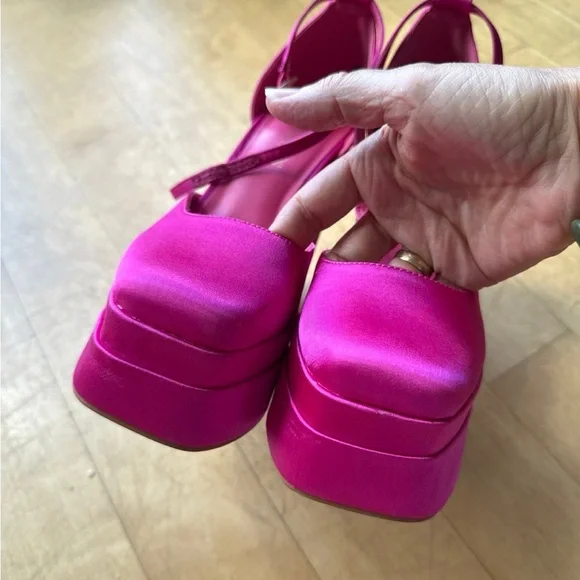 Inspired by Versace Fuchsia Platform Heels - Picture 5 of 6
